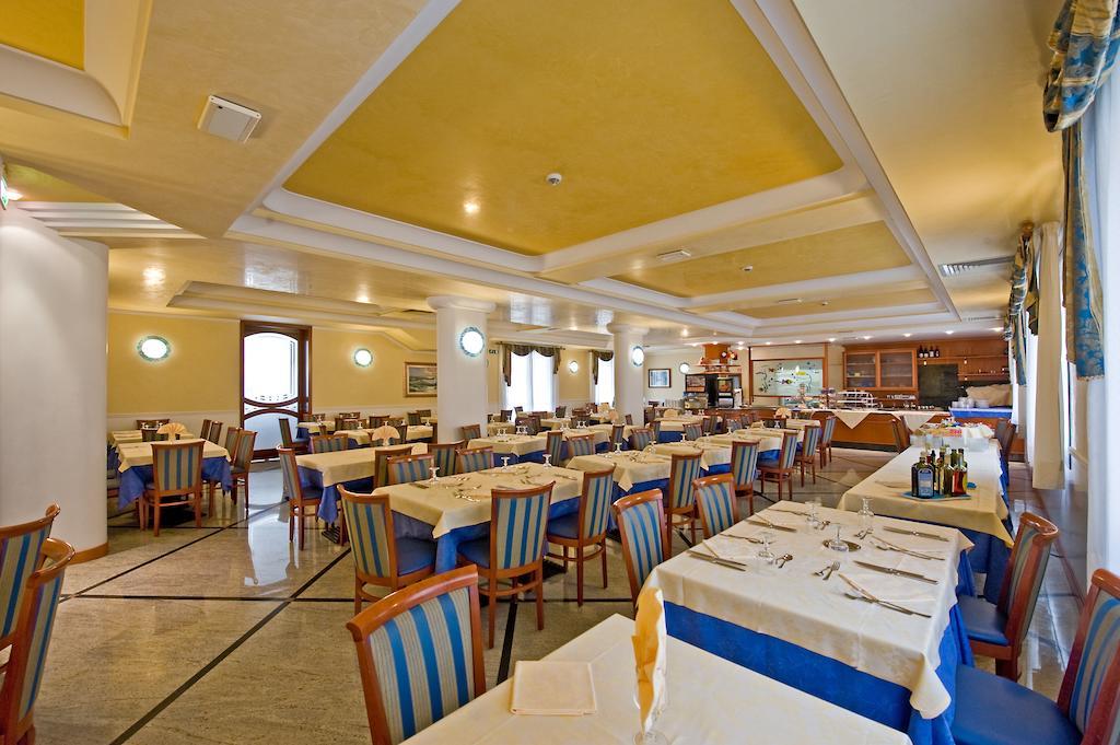 Hotel Hollywood***S Jesolo Extérieur photo