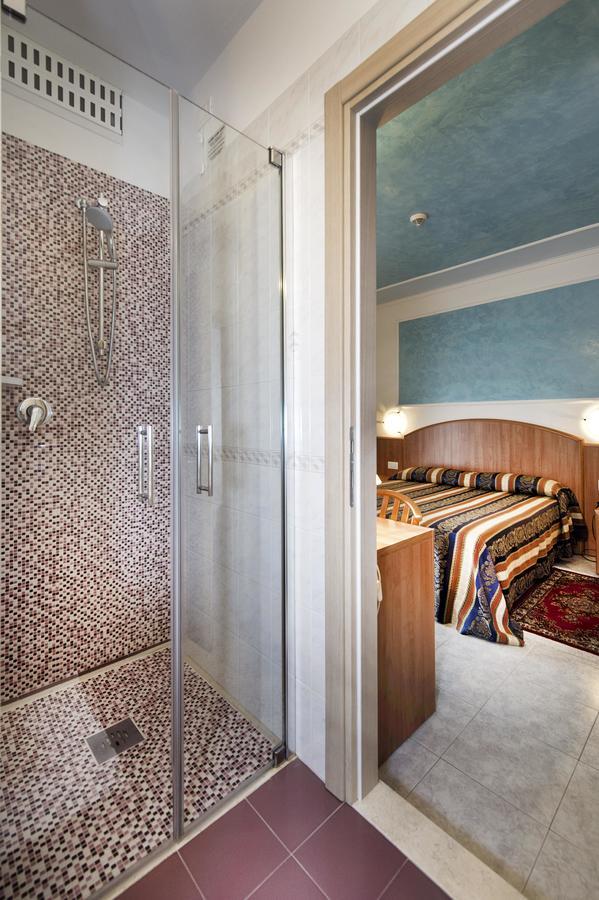 Hotel Hollywood***S Jesolo Extérieur photo