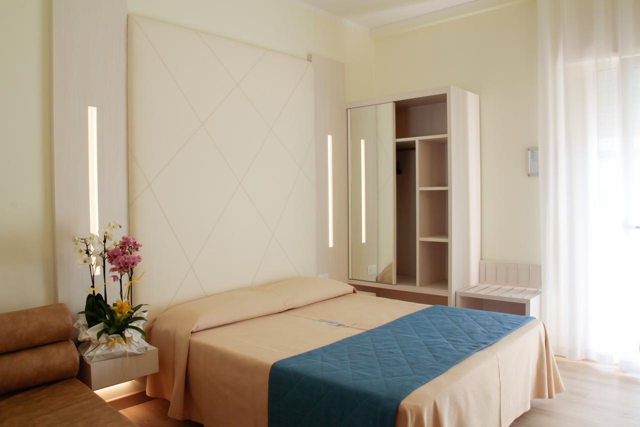 Hotel Hollywood***S Jesolo Extérieur photo