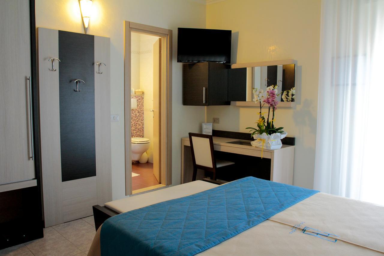 Hotel Hollywood***S Jesolo Extérieur photo
